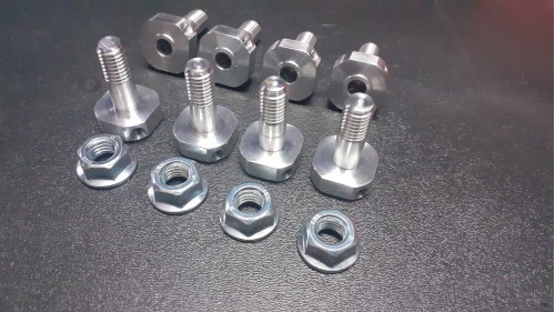 TRAXXAS XO-1 1/5 SQUARE WHEEL HUB ADAPTERS E-REVO E-MAXX