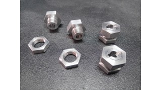 THUNDER TIGER MTA4-TEAM ASSOCIATED MGT 17MM HEX WHEEL HUBS