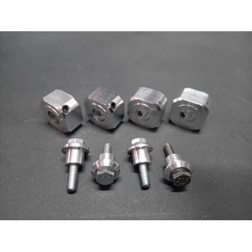 Losi 6ix 1/5 Tire Square Hub Adapters Losi 6ix 1/5 Tire Square Hub Adapters